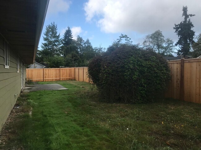 Building Photo - 3 Bed 1.75 Bath SFR Rambler Everett