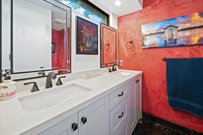 Building Photo - 4501 Briarcliff Ln