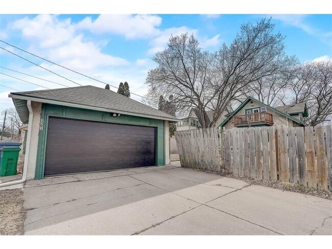 Building Photo - 3501 S 31st Ave