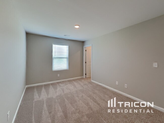 Building Photo - 160 Millbrook Dr