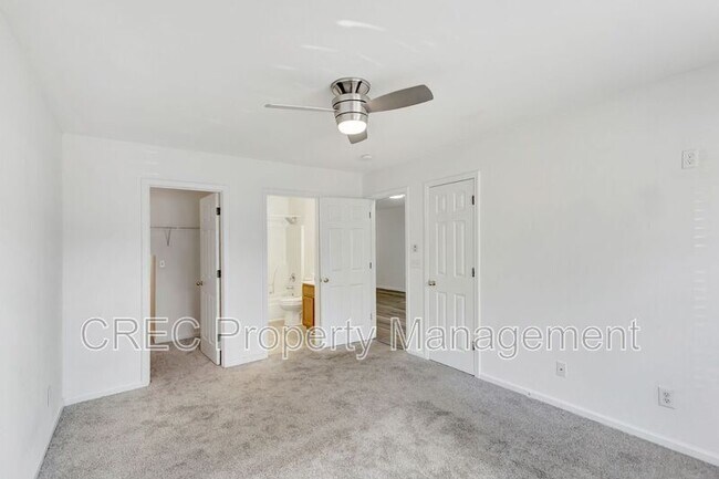 Building Photo - 9176 Maple Grove Dr