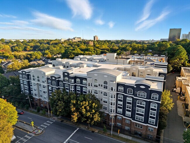 Building Photo - 590 James Maxwell Rd