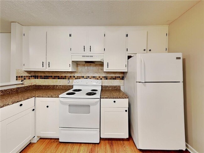 Building Photo - 1289 Knoll Ct NW