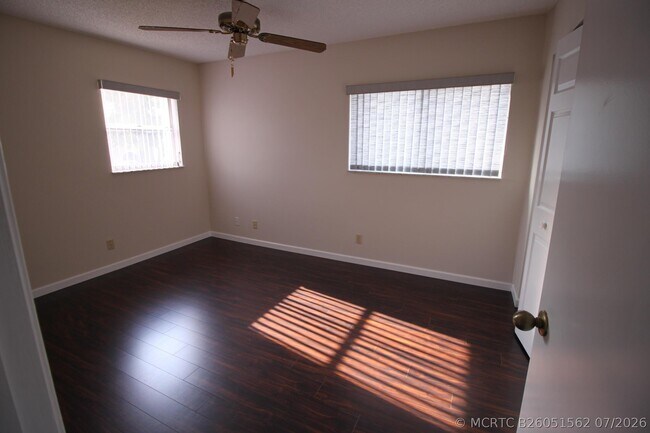 Building Photo - 7342 Pinewalk Dr S