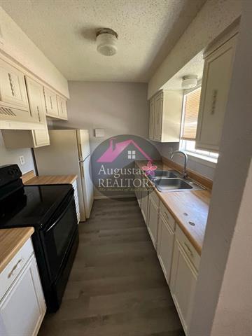 Building Photo - 2410 N Willis St