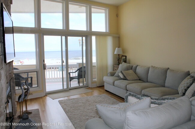 Building Photo - 152 Ocean Blvd N
