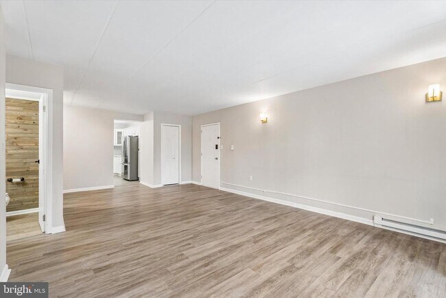 Building Photo - 400 Glendale Rd