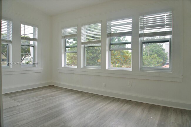 Primary Photo - 501 SW 6th Ct