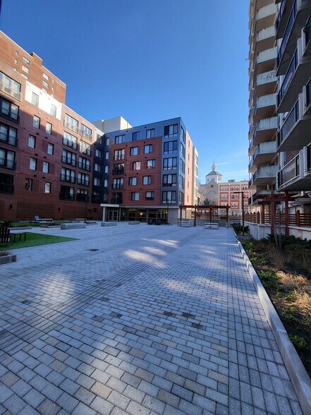 Building Photo - 1575 Tremont St
