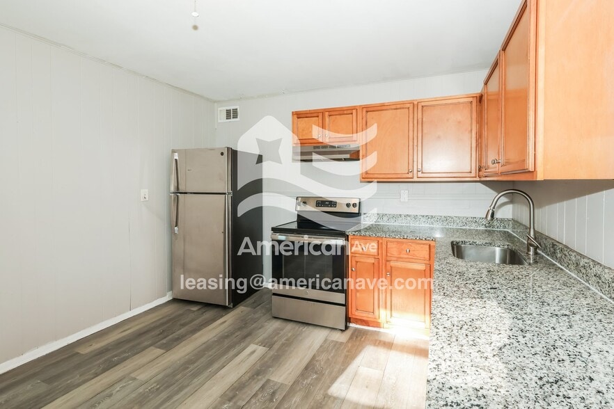 Building Photo - 13211 Forge Cir