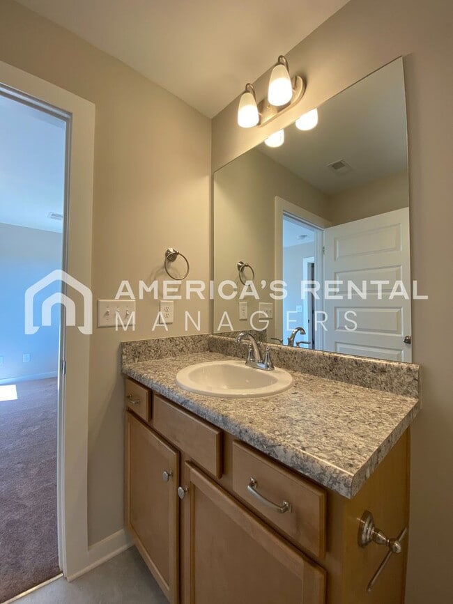 Building Photo - MOVE IN SPECIAL!!! - Wonderful Home for Rent in Talladega, AL... Available to View Now!!! - Sign ...