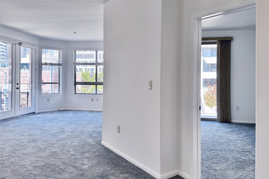 Building Photo - 235 Market St