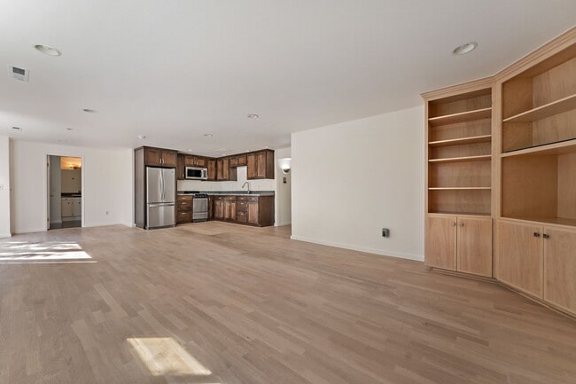 Building Photo - 4-Bedroom Luxury Home for Rent by Portland Golf Club