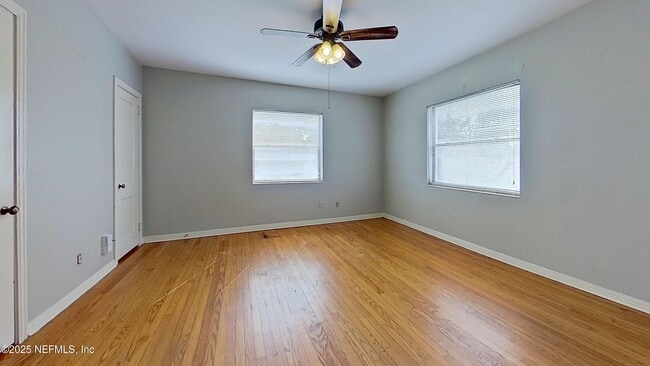 Building Photo - 1234 Lasalle St