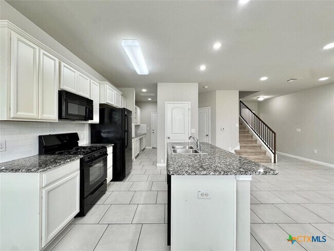 Building Photo - 113 Homily Dr