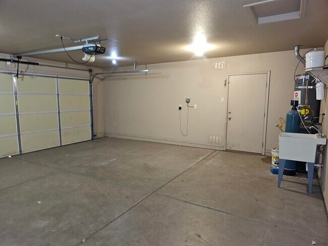 Building Photo - 11527 E 26th Ln