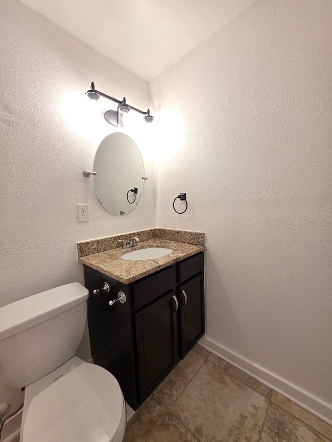 Building Photo - 2624 Palmyra St