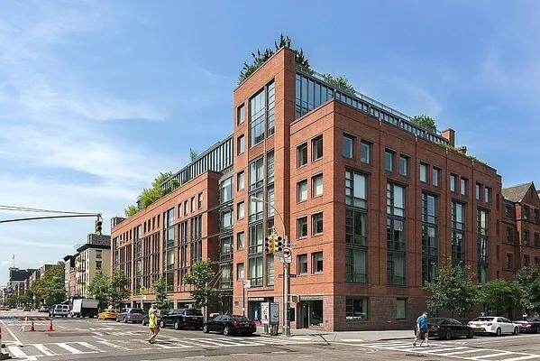 Building Photo - 177 9th Ave