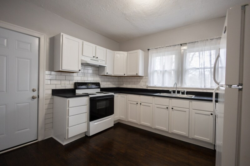 Building Photo - 1235 18th St NW