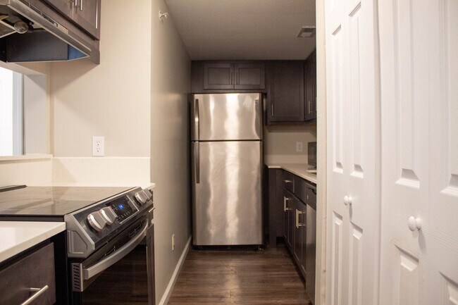 Interior Photo - 105 S Wright