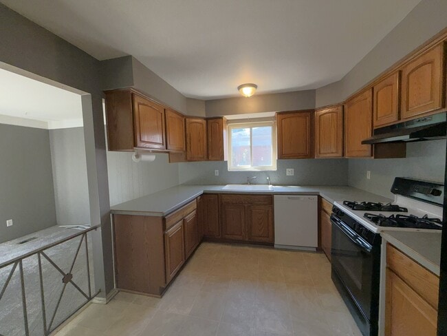 Building Photo - 31846 Regal Dr