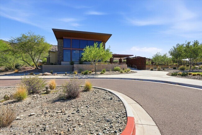 Building Photo - 1118 E Paseo Way