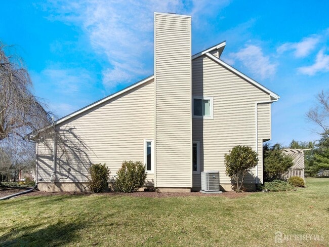 Building Photo - 592 Cabot Hill Rd