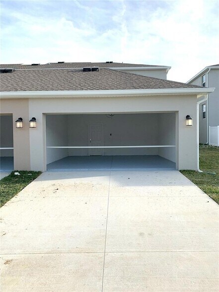 Building Photo - 15609 Water Spring Blvd