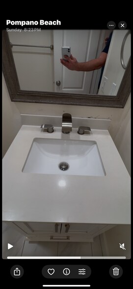 Building Photo - 3901 NE 5th Ave