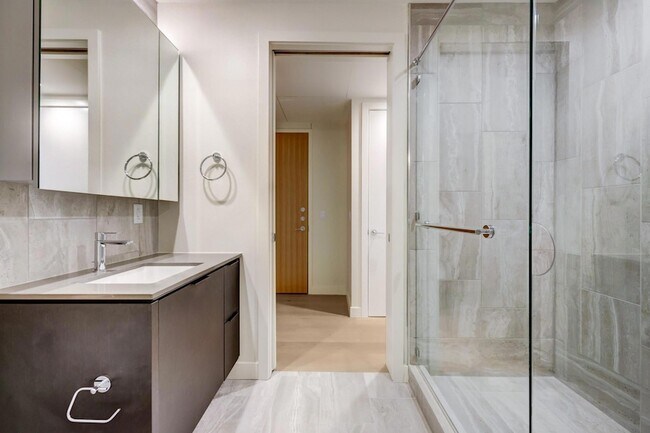 Building Photo - 44 East Ave