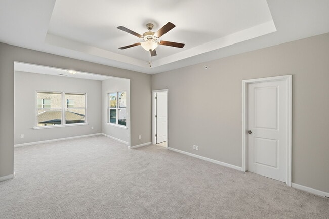 Building Photo - 318 Commons Ave