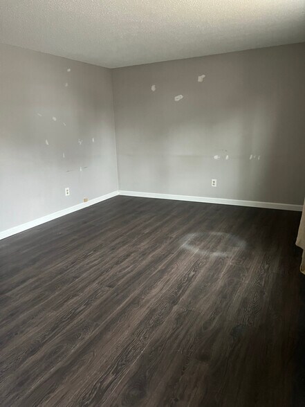 Building Photo - 56 Hall St