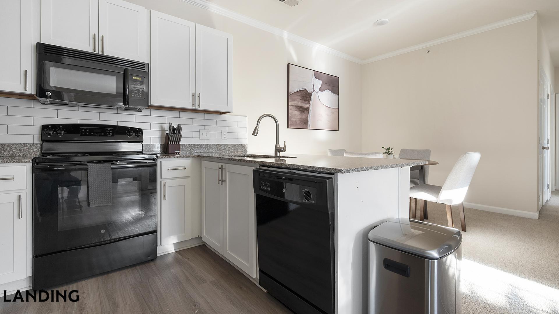 Building Photo - 9015 Kings Grant Dr