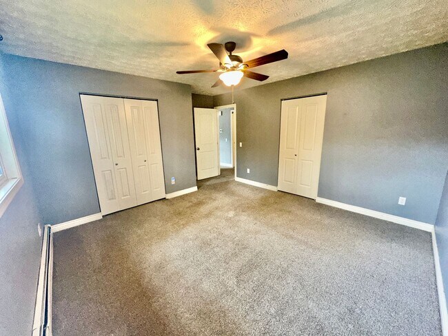 Building Photo - 10840 Delta Cir