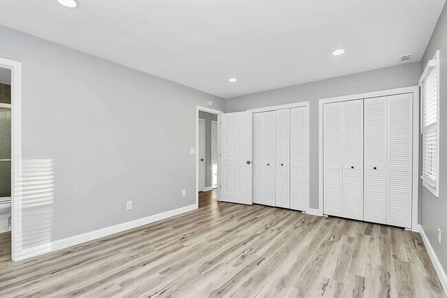 Building Photo - Charmingly Updated 3BD/2BA Ranch Home in Birnam Woods!