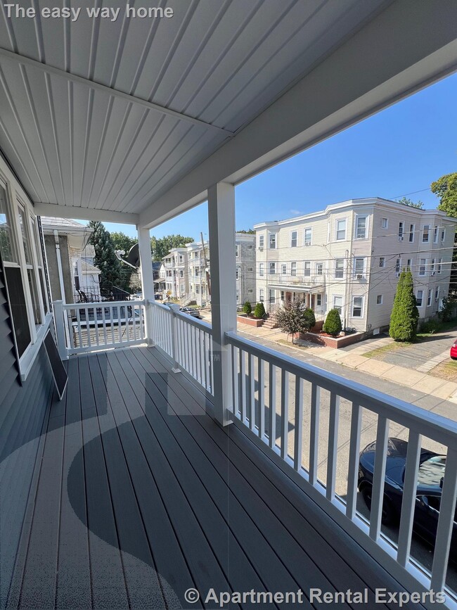 Building Photo - Somerville/Davis Square 3 Bedroom