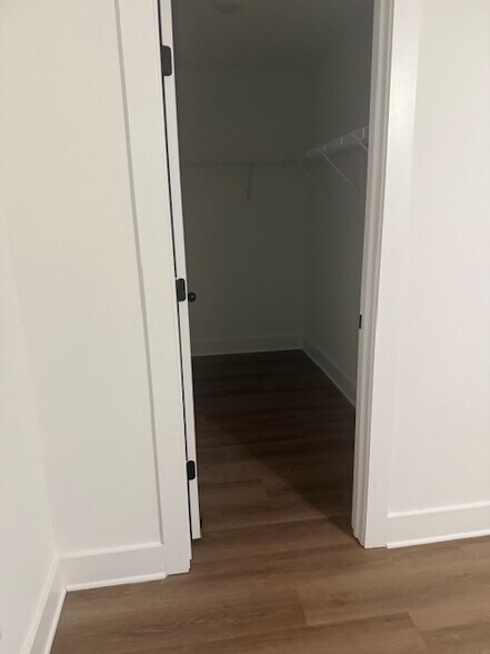 Building Photo - 150 Cherry St