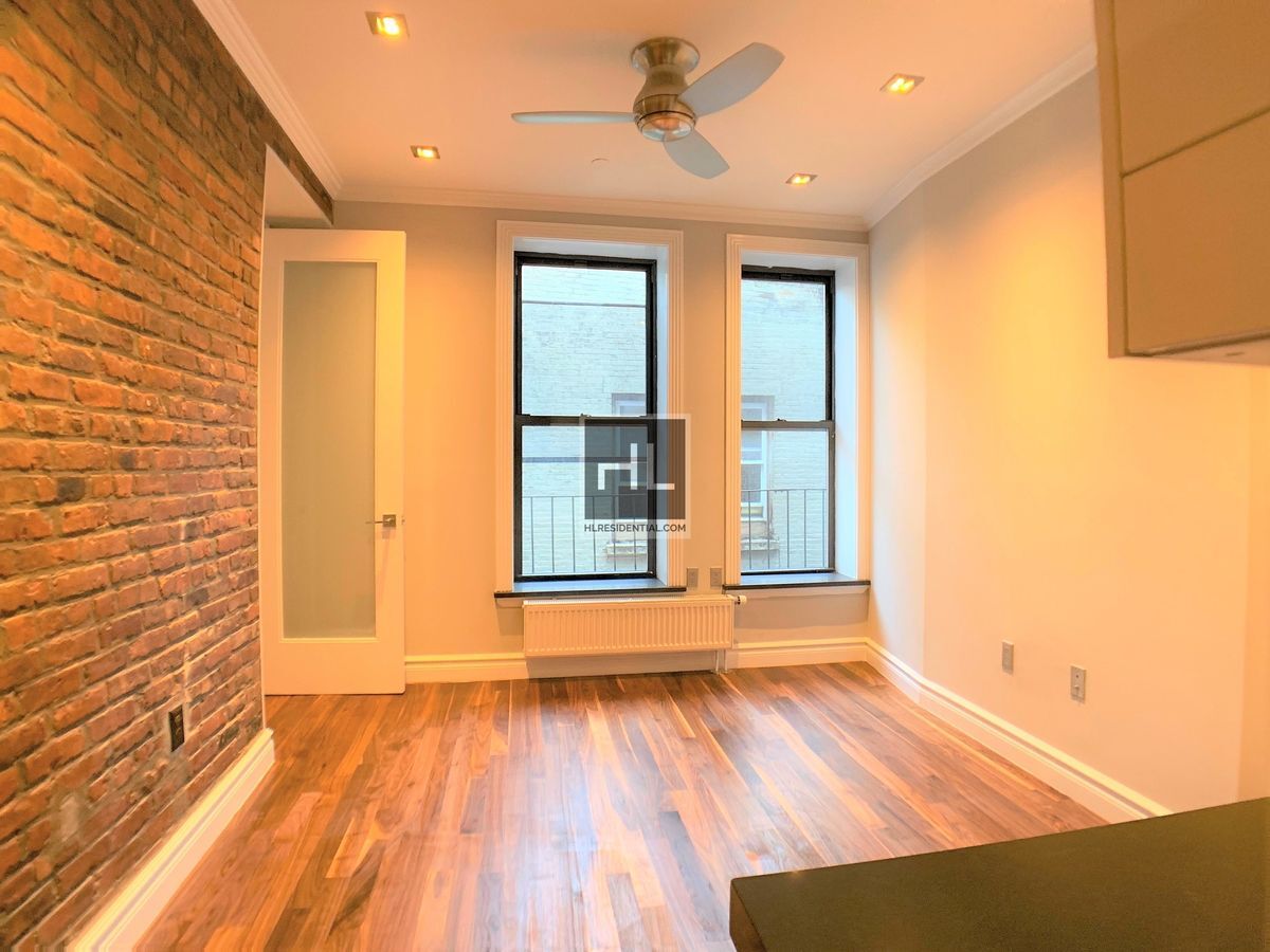 Building Photo - East 13th Street