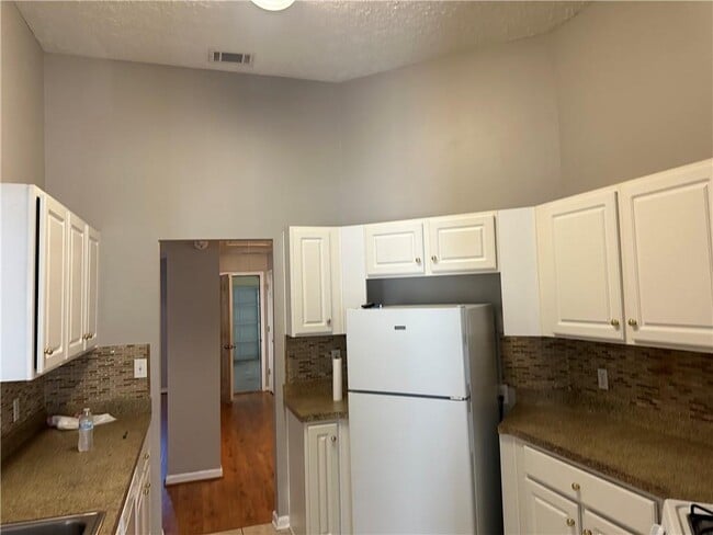 Building Photo - 3730 Golfe Links Dr