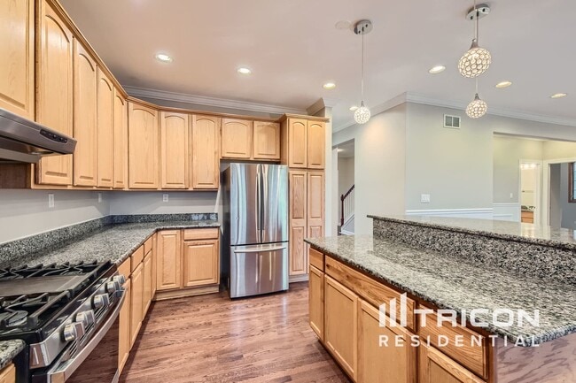 Building Photo - 7944 Lamon Ave