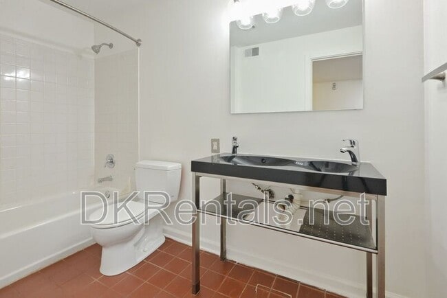 Building Photo - 1448 Iverson St NE