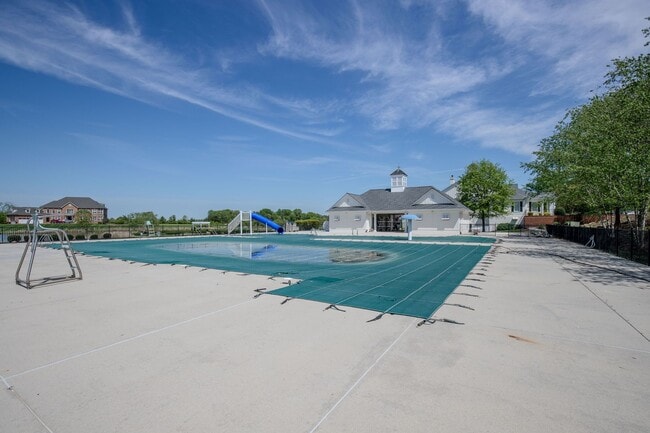 Building Photo - Luxury 5 Bedrooms 3 Full Baths 2 Car Garage