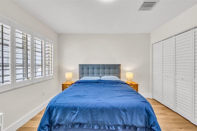 Building Photo - 1150 Madruga Ave