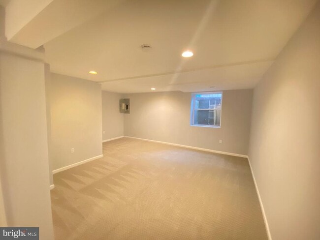 Building Photo - 9244 Sprucewood Rd