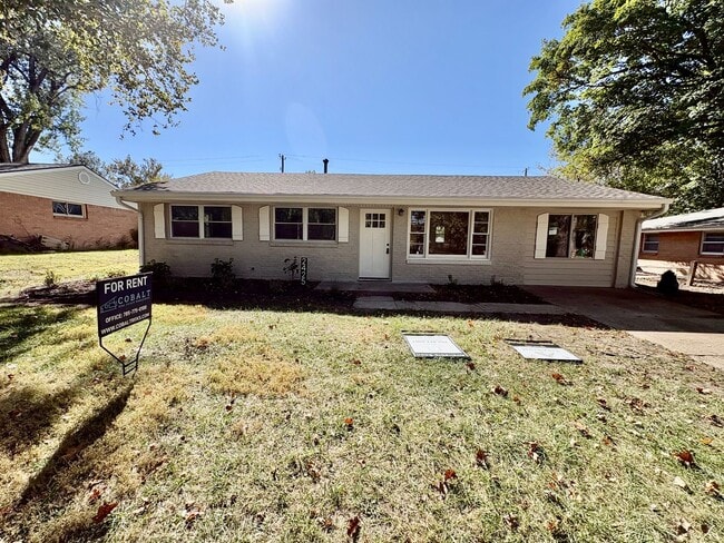 Primary Photo - Newly Remodeled Home near KSU Football Sta...