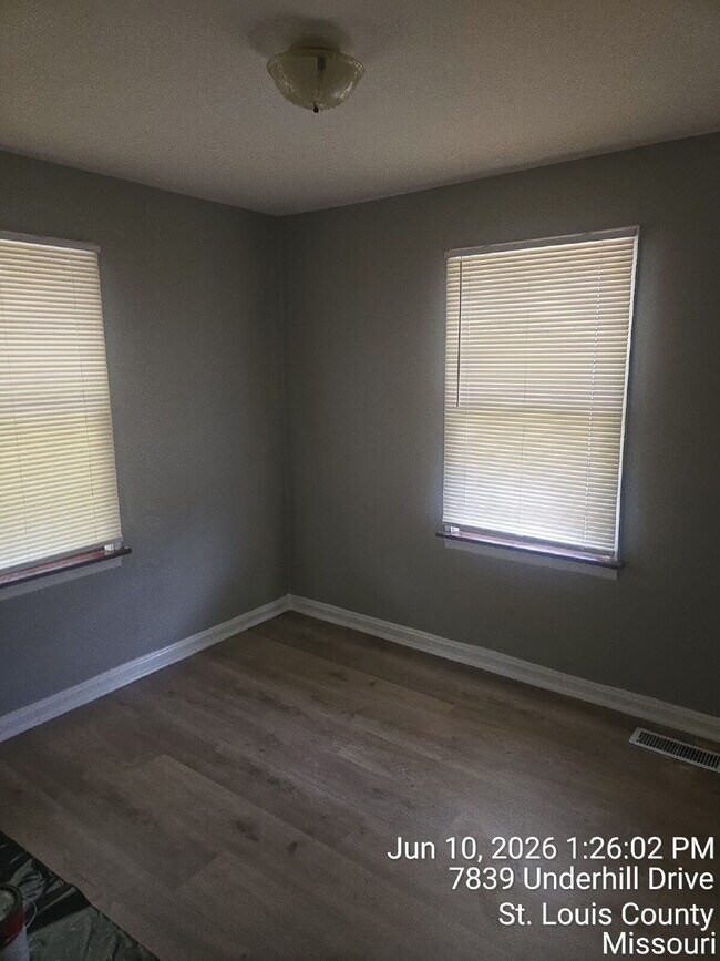 Building Photo - Freshly Renovated 2-Bedroom Home with Modern Updates
