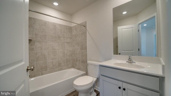 Building Photo - 1350 Red Clover Ln