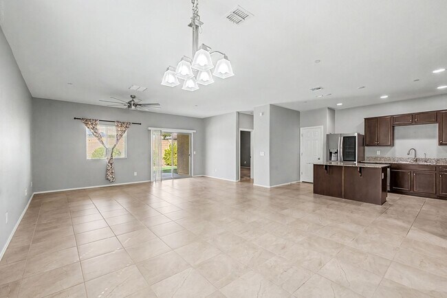 Building Photo - 21248 W Palm Ln