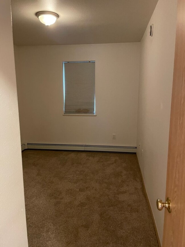 Building Photo - 4936 Princeton Dr