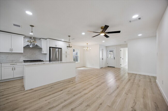 Building Photo - 1630 1/2-1632 Tabor St